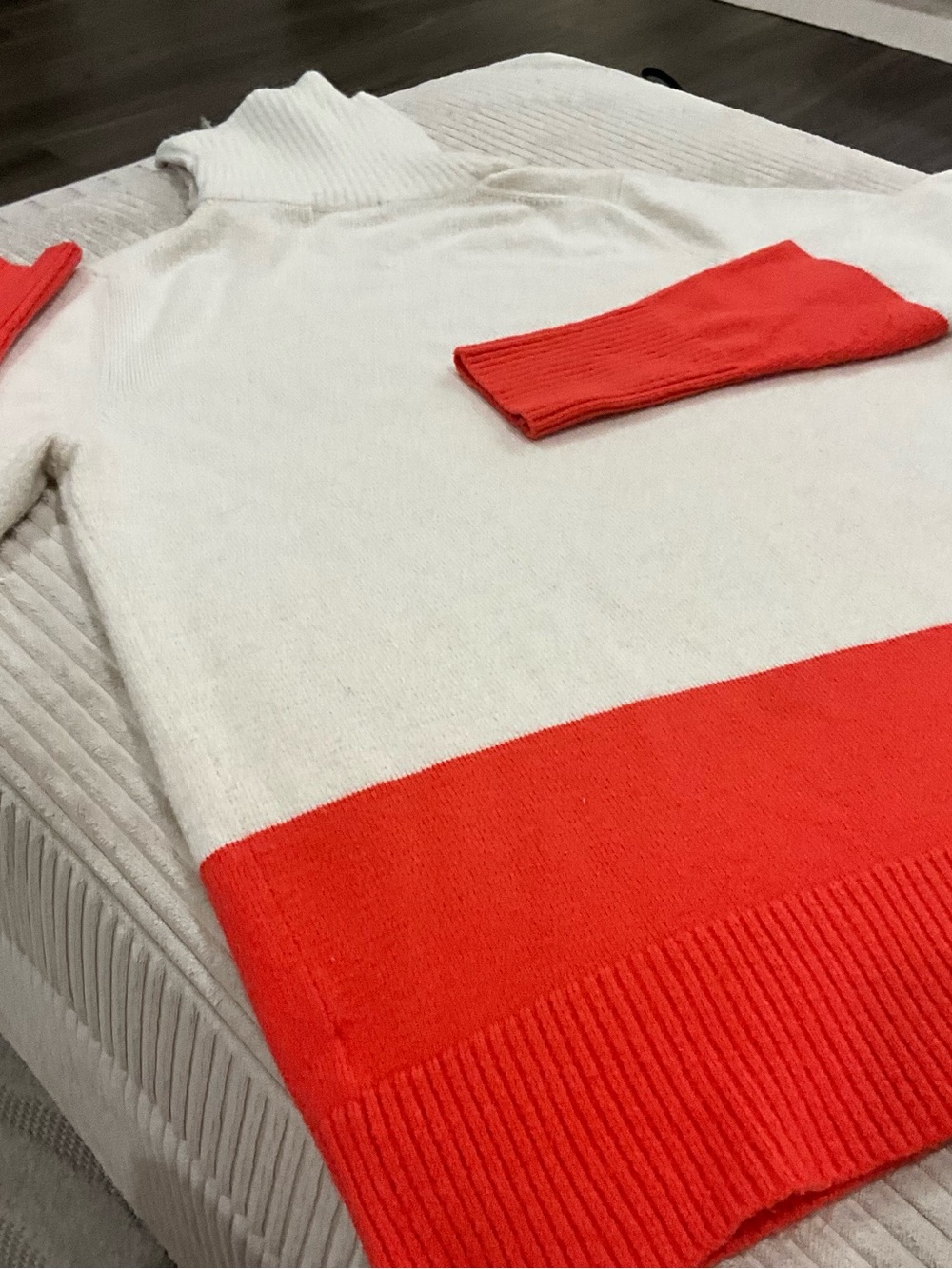 Button-Neck Colorblock Sweater - White & Red - Picture 2 of 4